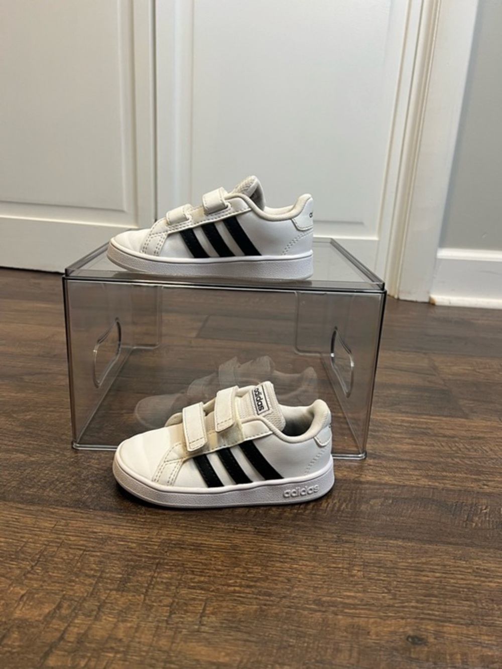 adidas Kids Grand Court Sneakers Size 7K White and Black Velcro Stripes Sneaker